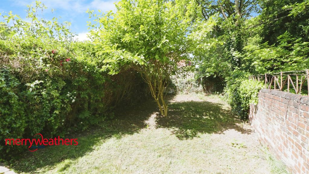 Property photo 3 of 17 External