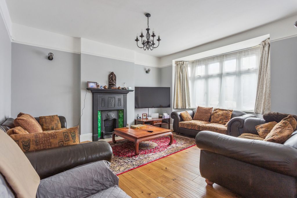 Property photo 3 of 12