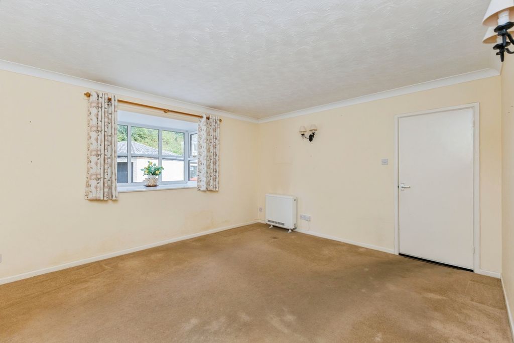 Property photo 3 of 17 Pbox-Img.Jpg