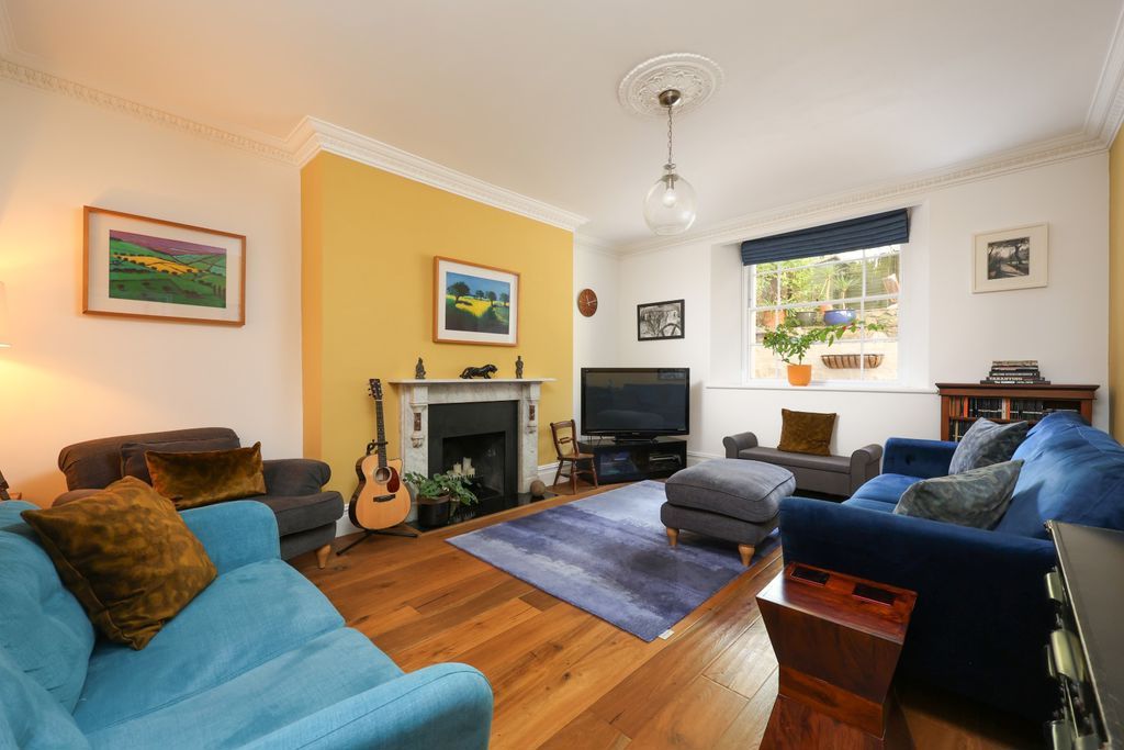 Property photo 2 of 14 Sitting Room