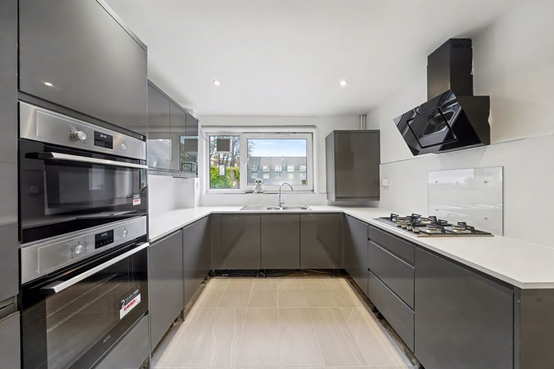 Property photo 1 of 8 Kitchen