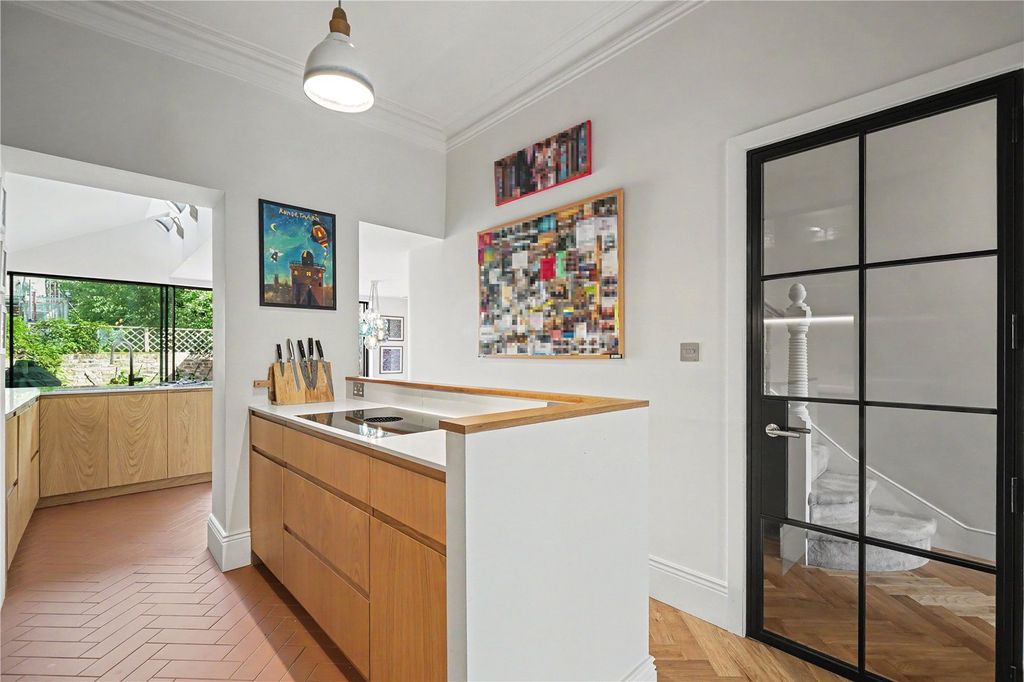 Property photo 3 of 33 Picture No. 34