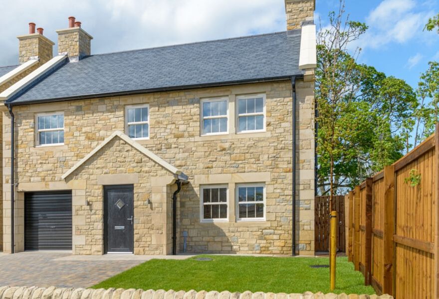 Property photo 1 of 2