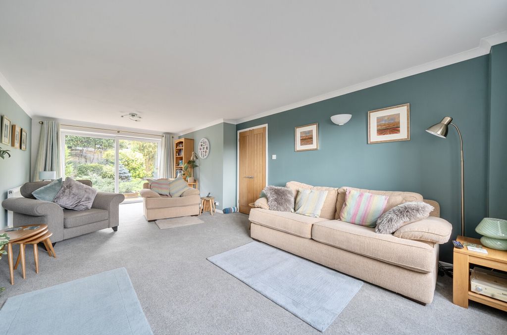 Property photo 3 of 25 Living Room