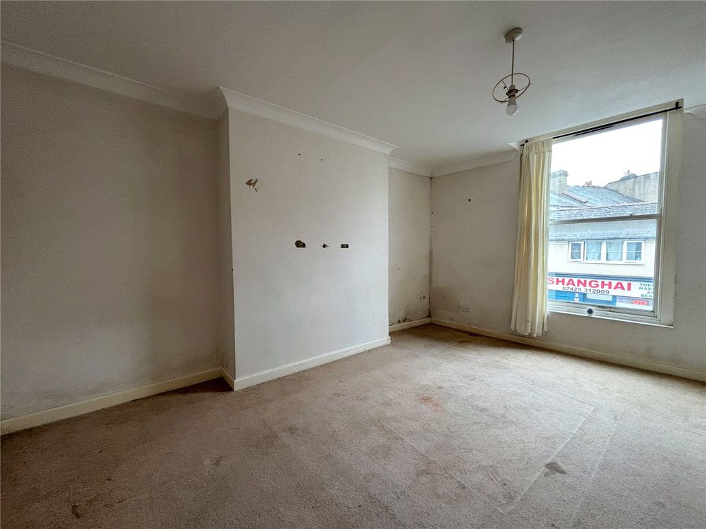 Property photo 3 of 9 Picture No. 06