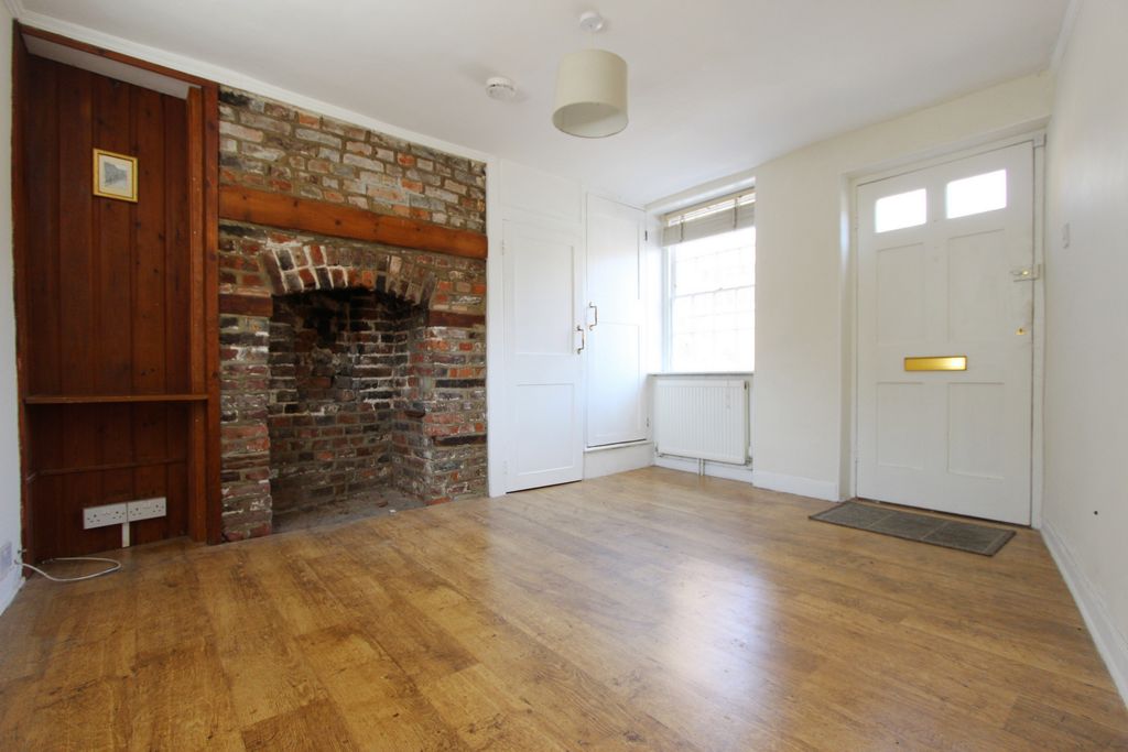 Property photo 2 of 11 Photo 1