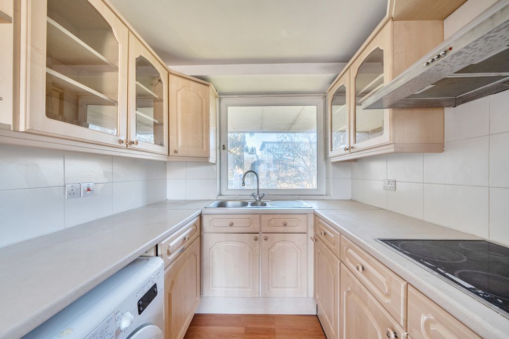 Property photo 3 of 17 1439181-9-69Ceb75...