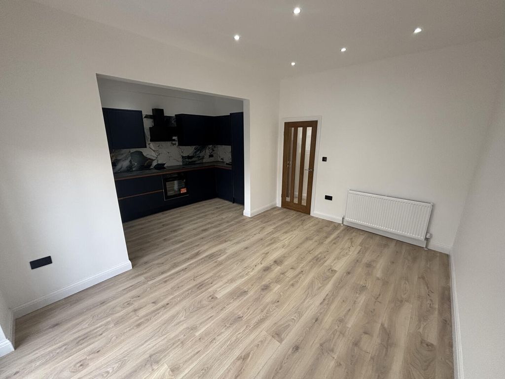 Property photo 3 of 26 Living Room