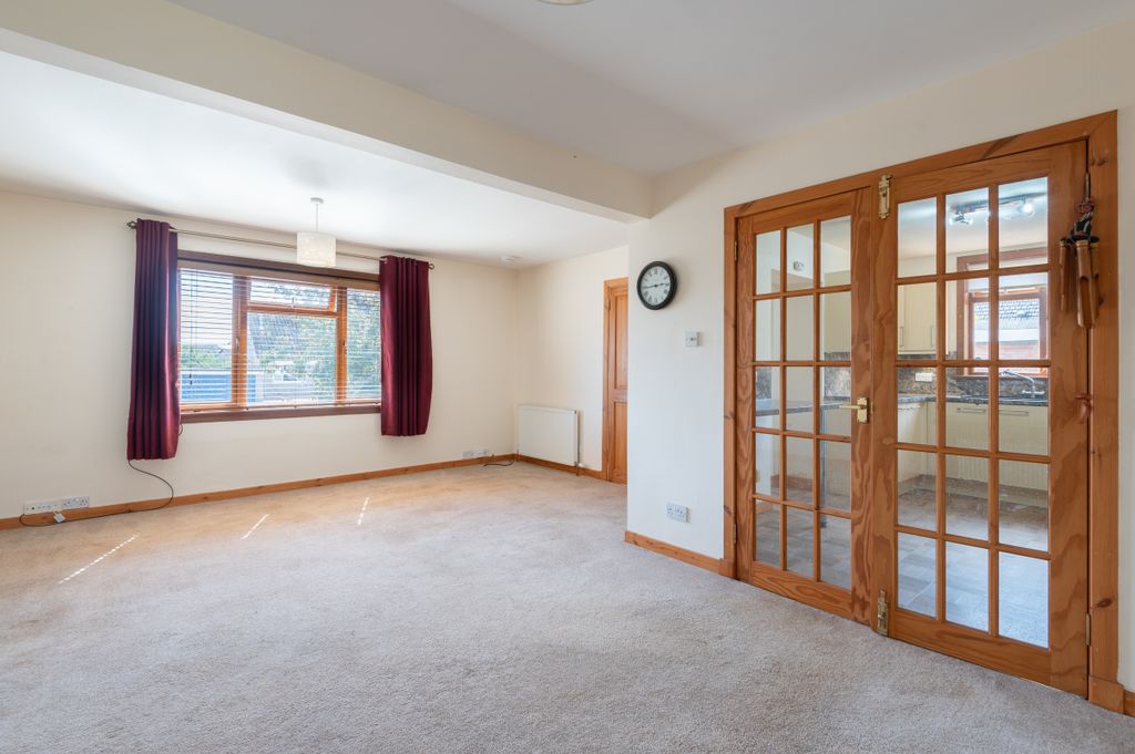 Property photo 3 of 26