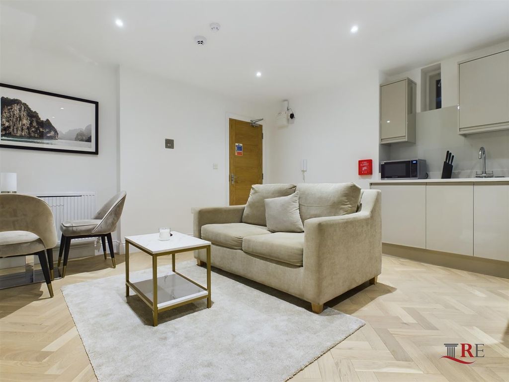 Property photo 1 of 7 Cam02489G0-Pr0138-Still010.Jpg