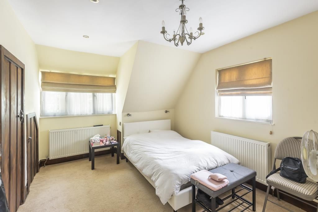 Property photo 2 of 10 Bedroom