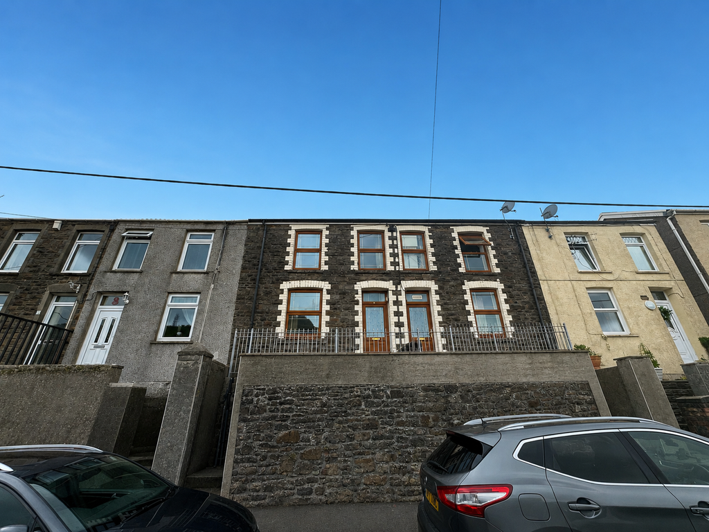 Property photo 1 of 2