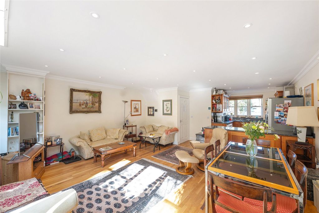 Property photo 3 of 14 Picture No. 05