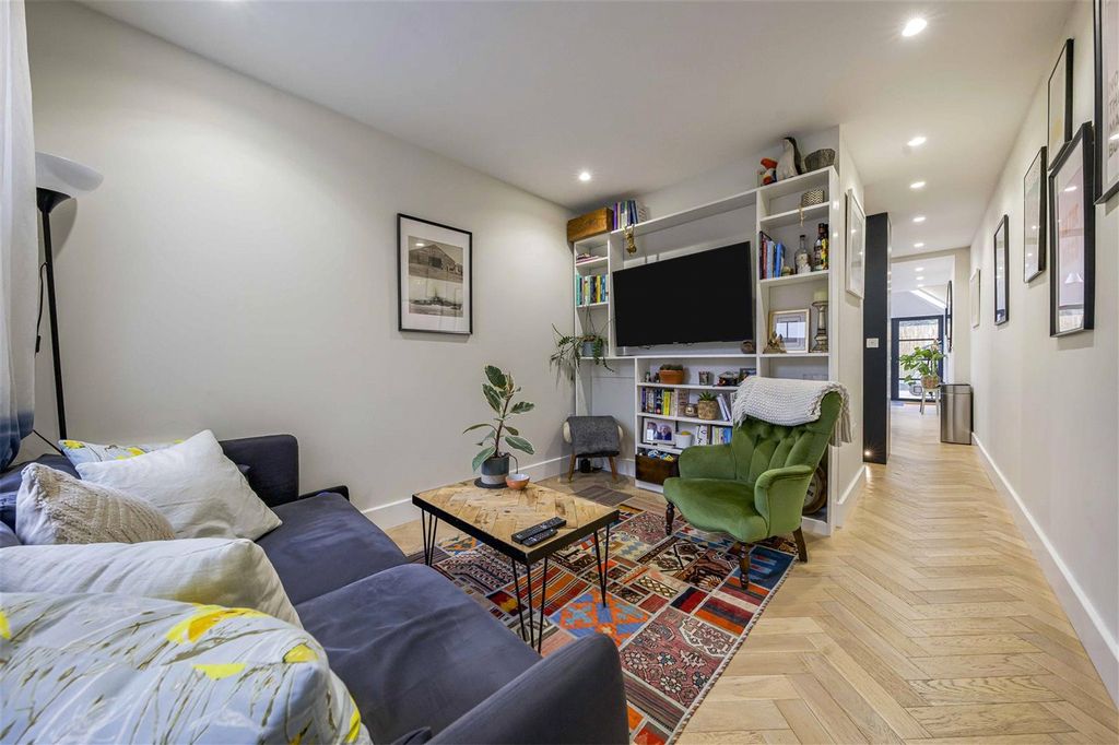 Property photo 2 of 14 Picture No. 03