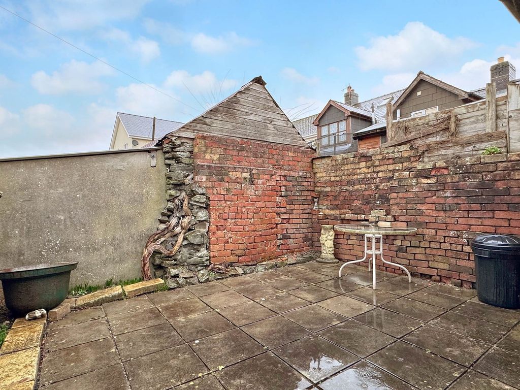 Property photo 2 of 30