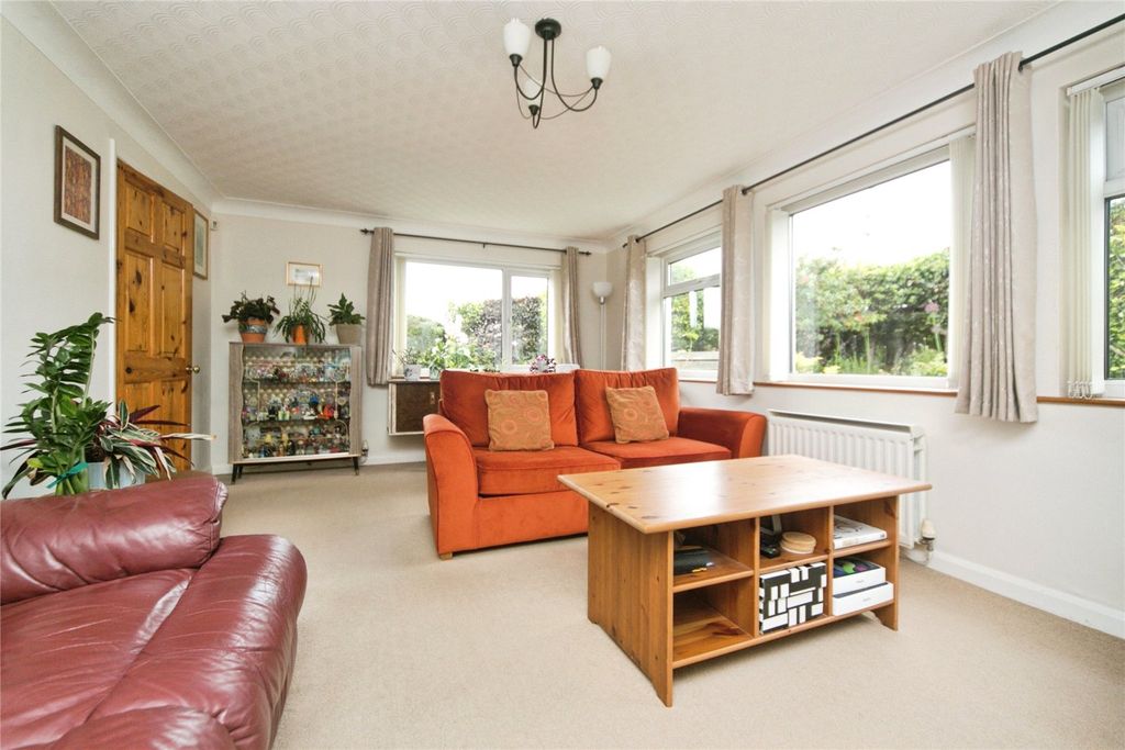 Property photo 3 of 40 Picture No. 13