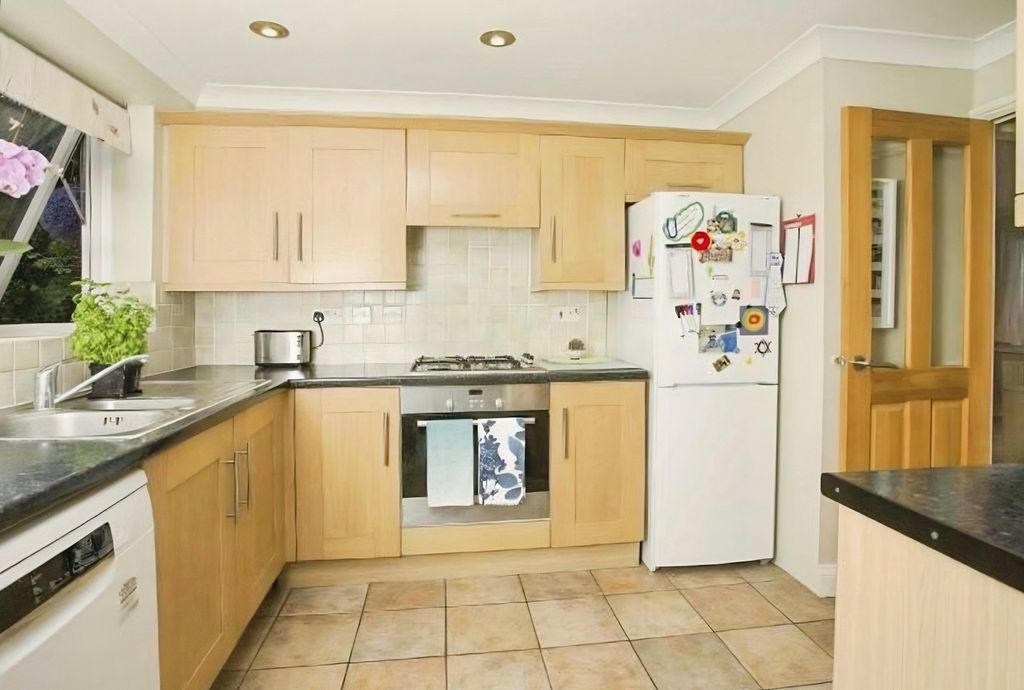 Property photo 2 of 6 Pbox-Img.Jpg