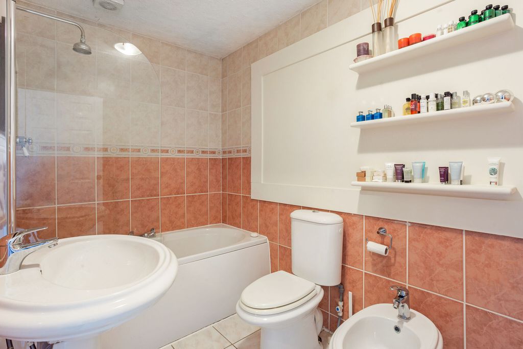 Additional image 14 of 4 bed detached house for saleAvenue Road, Farnborough GU14