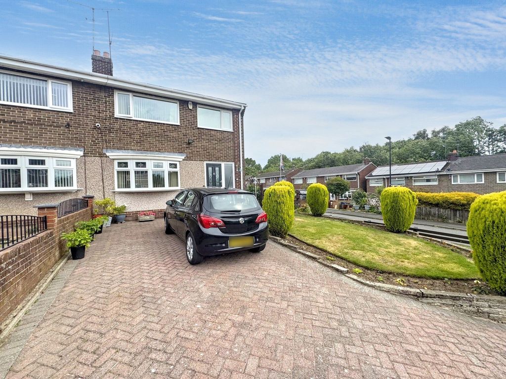 Property photo 2 of 25