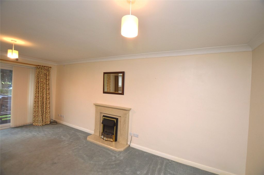 Property photo 3 of 11 Picture No. 02