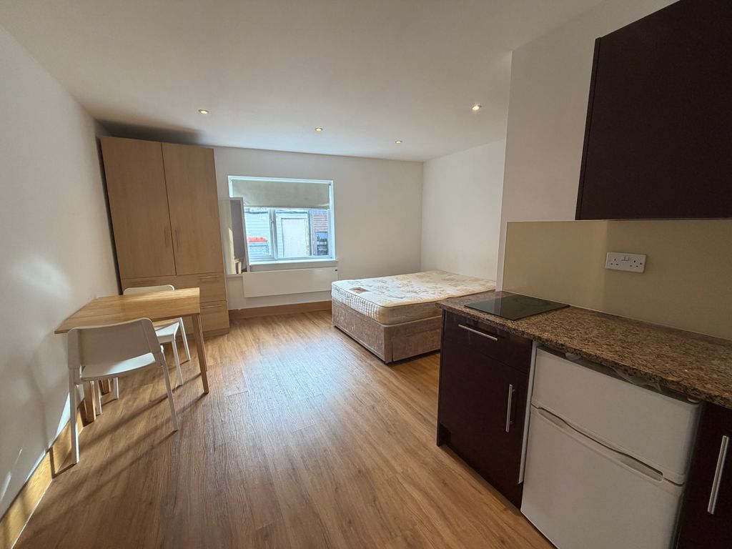 Property photo 1 of 3