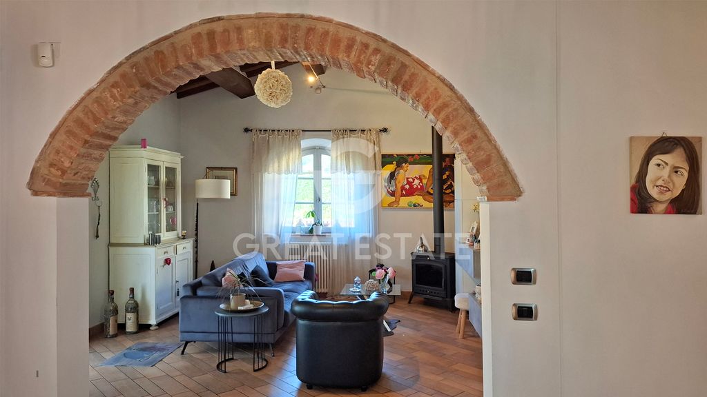 Property photo 2 of 30 Interiors
