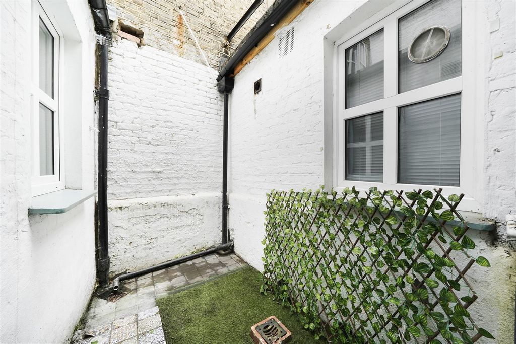 Property photo 2 of 8 Dsc01224.Jpg