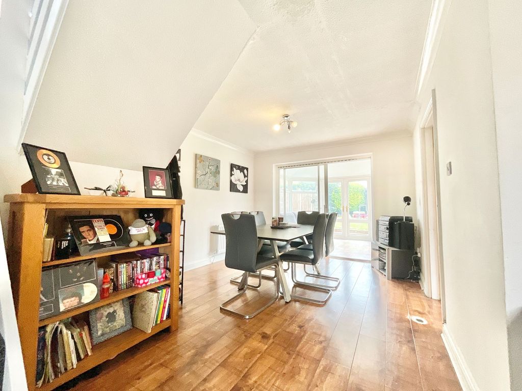 Property photo 3 of 29