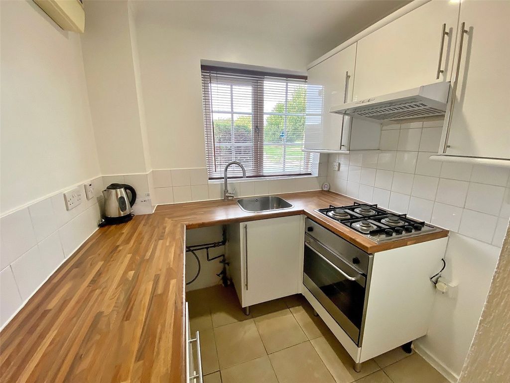 Property photo 2 of 8 Kitchen