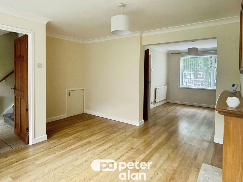Property photo 2 of 18 Image