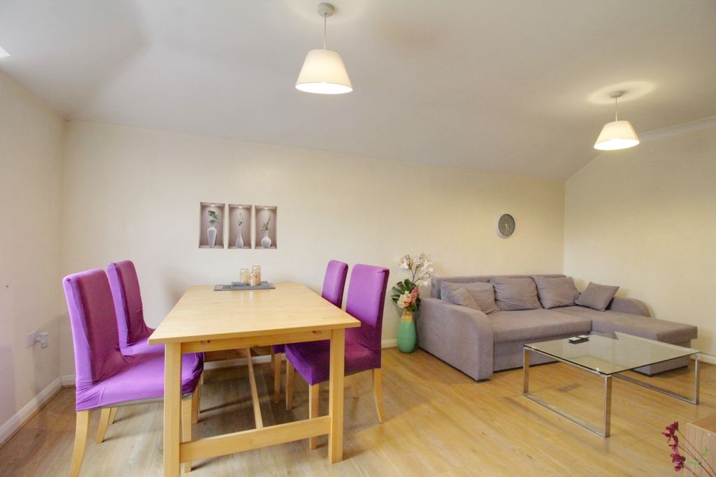 Property photo 1 of 13 Open Plan