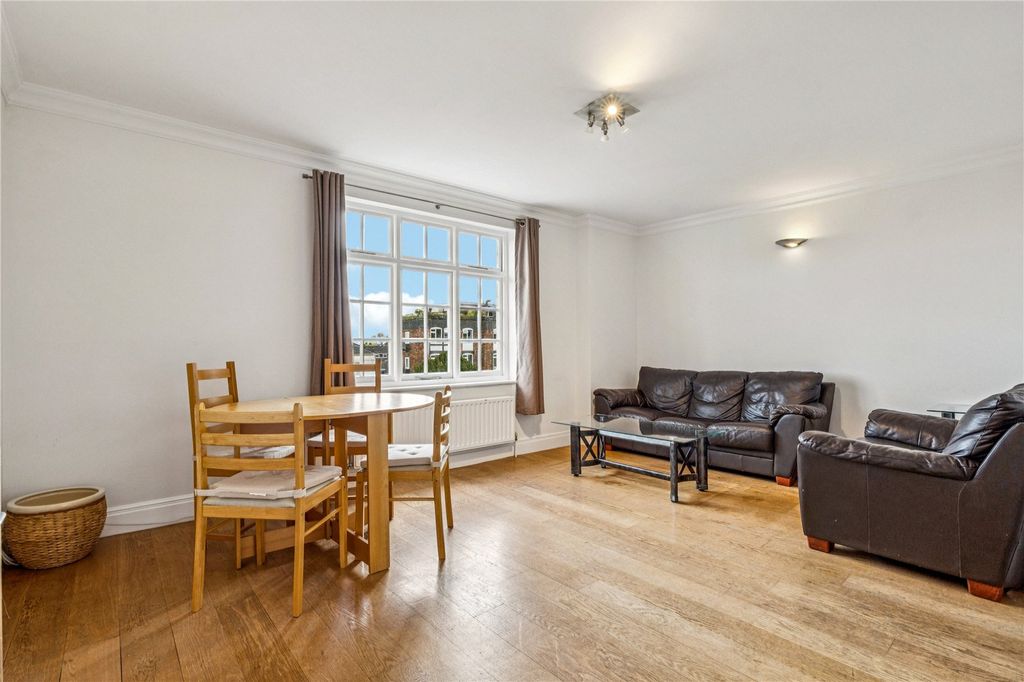 Property photo 2 of 16 Living Room