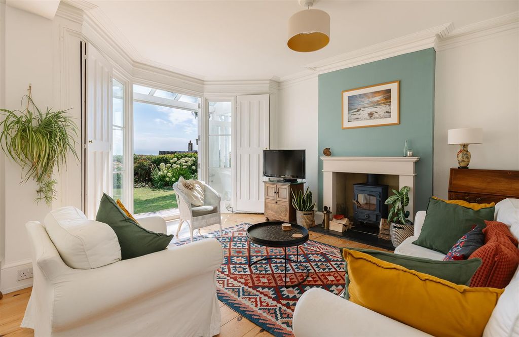 Property photo 3 of 33 Drawing Room