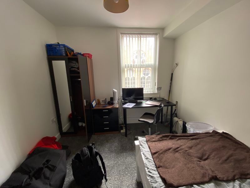 Property photo 3 of 8 Photo 11