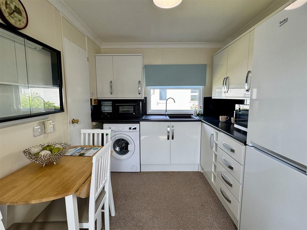 Property photo 2 of 20 Kitchen Dining Room