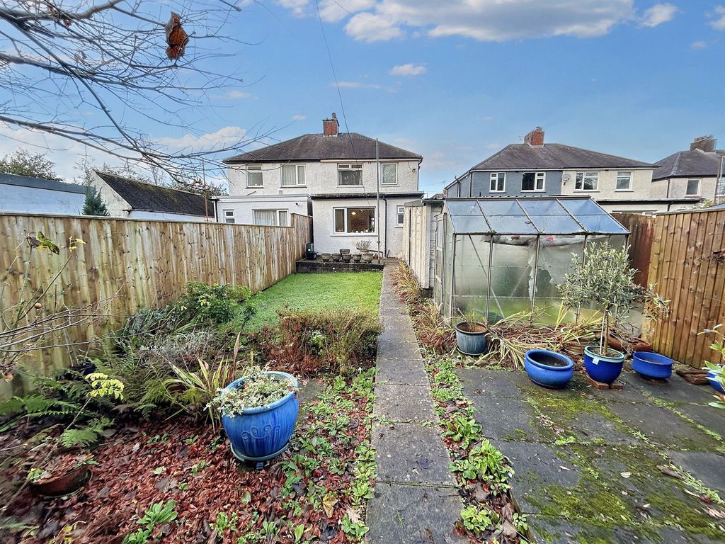 Property photo 2 of 17