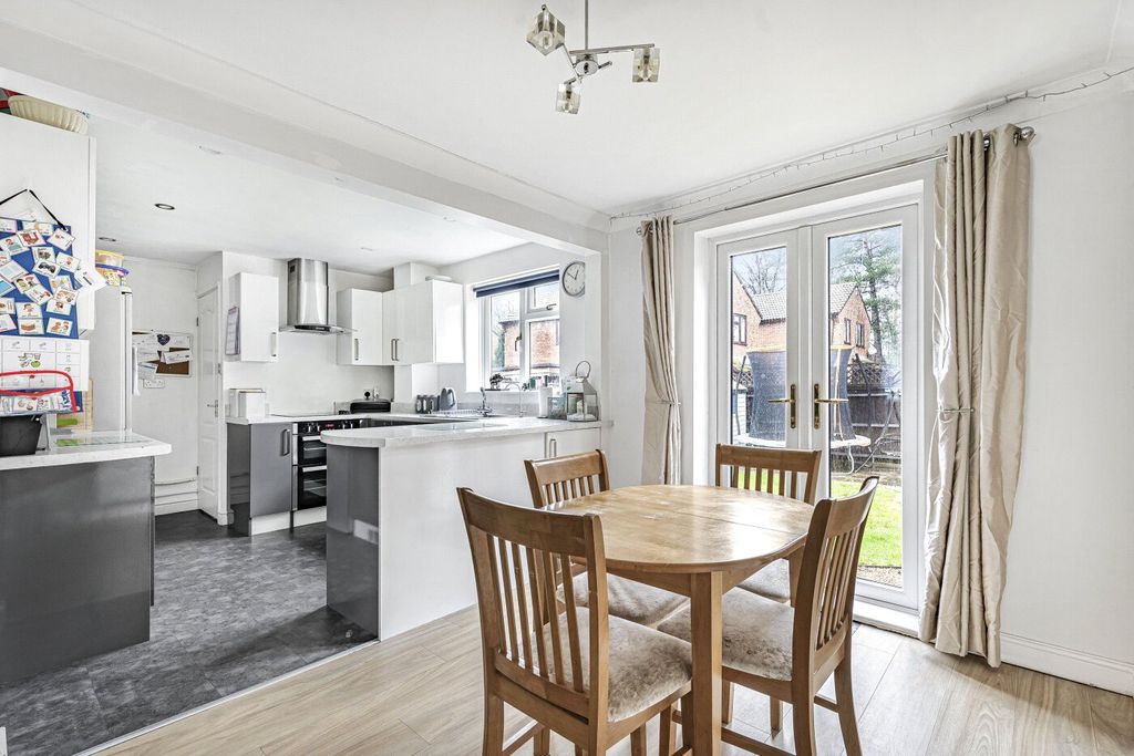 Property photo 3 of 11 Picture No. 17