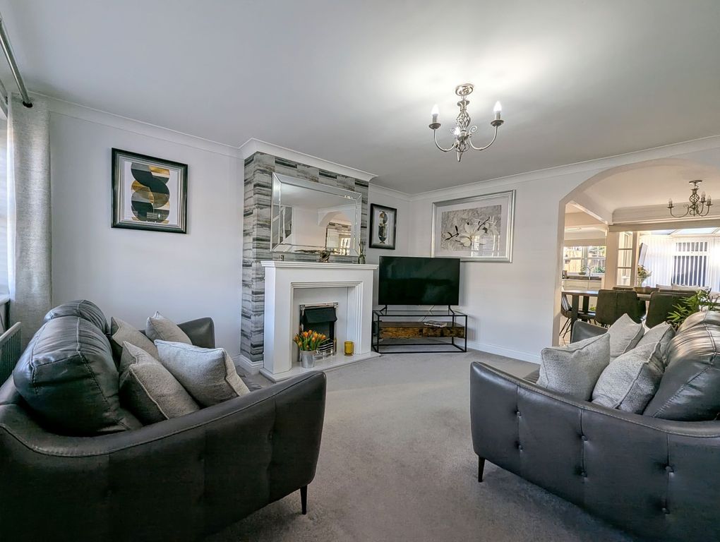 Property photo 2 of 37