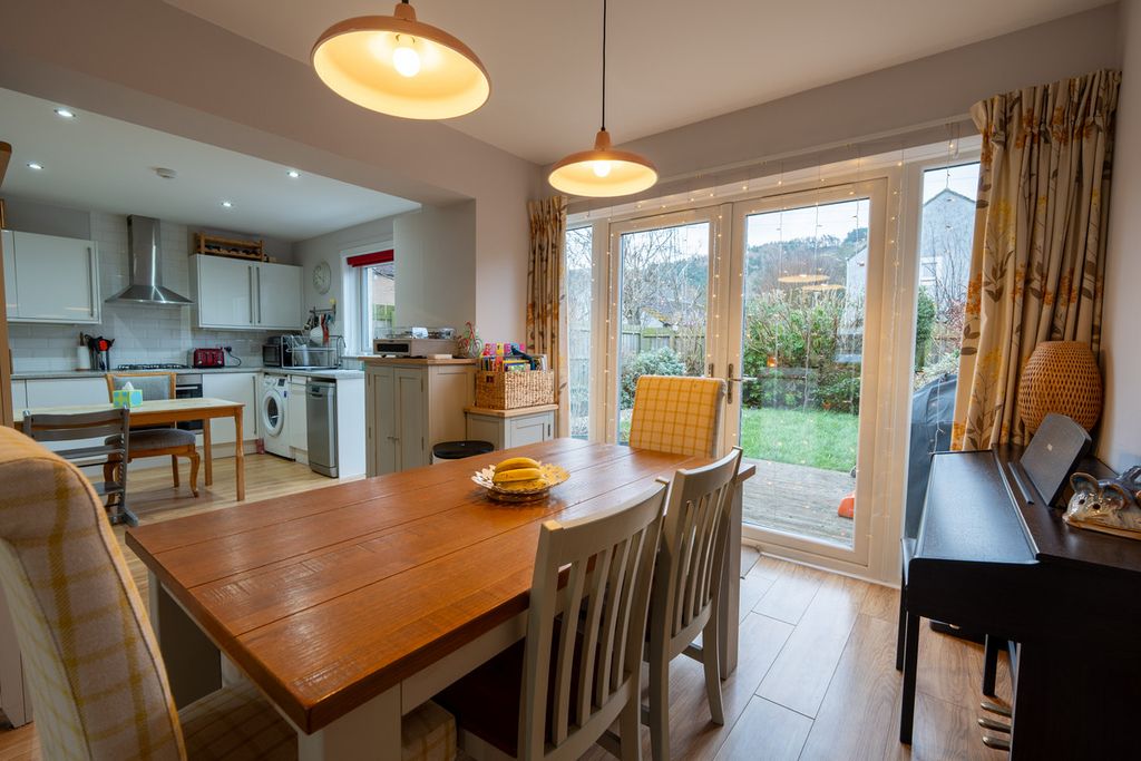 Property photo 2 of 40