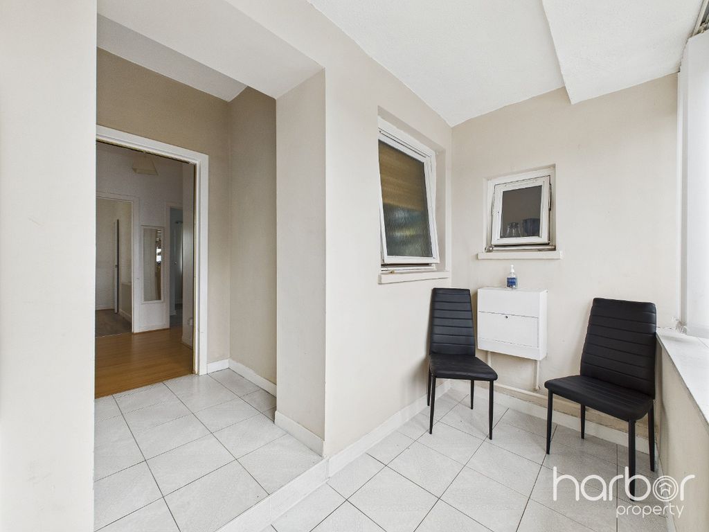 Property photo 2 of 19 4239385