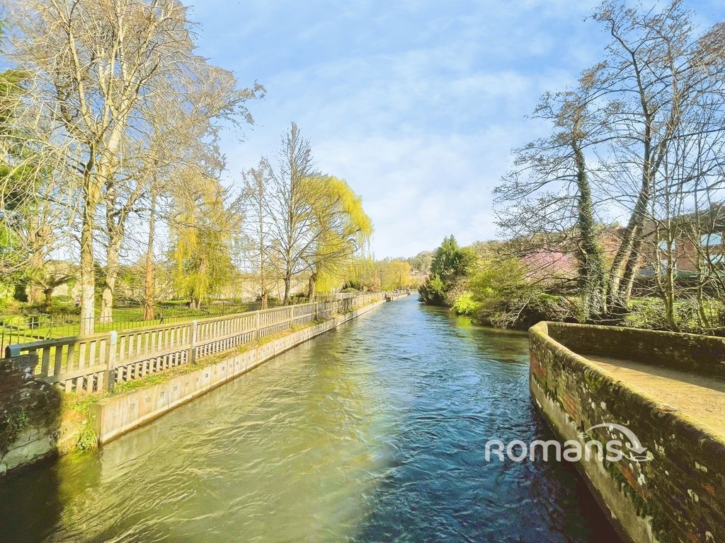 Property photo 3 of 9 Pbox-Img.Jpg