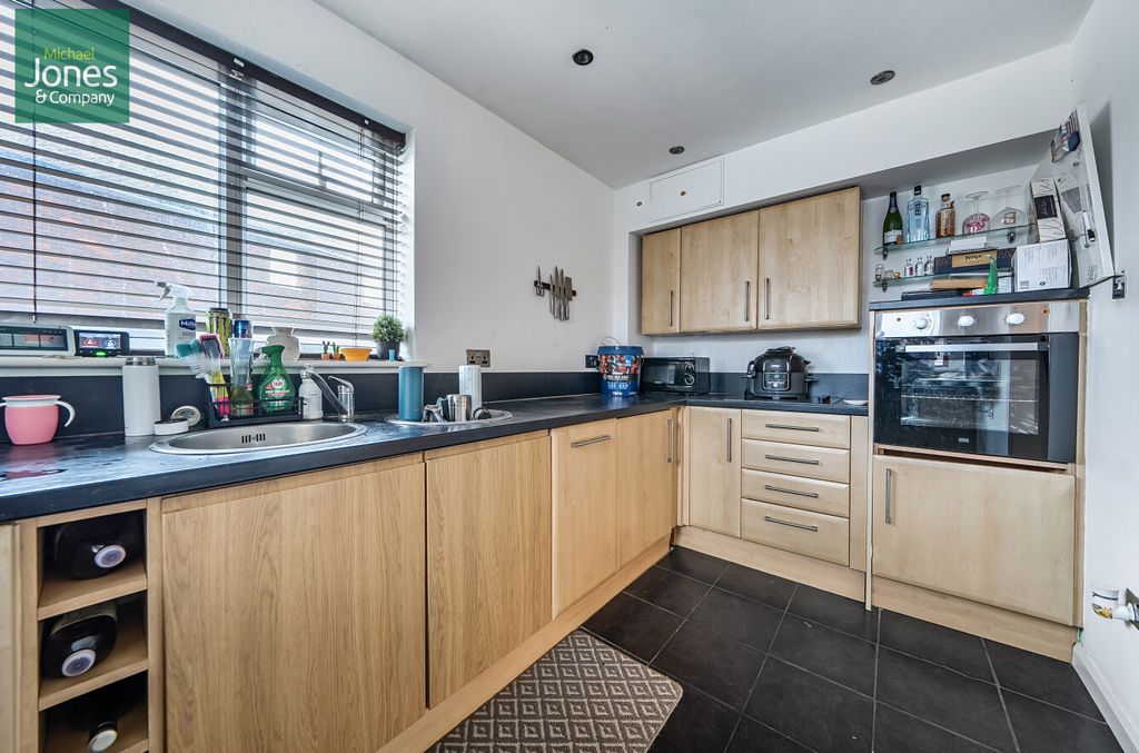 Property photo 3 of 13 Kitchen