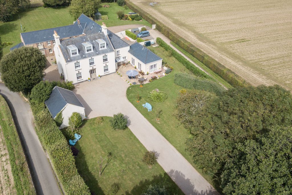 Property photo 1 of 20