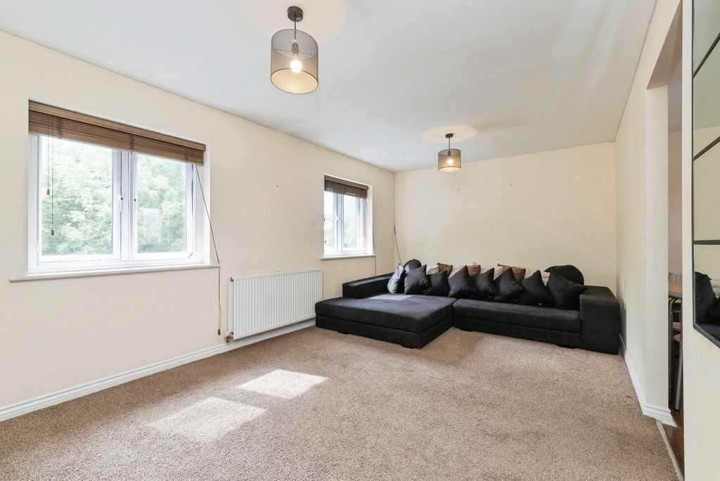 Property photo 2 of 11 Pbox-Img.Jpg