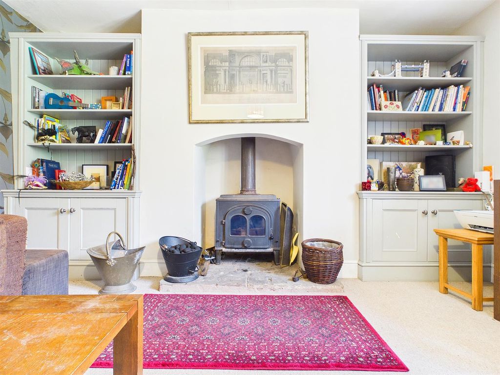 Property photo 3 of 43 Sitting Room