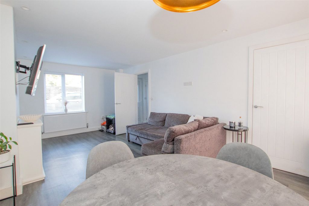 Property photo 1 of 15 Picture No. 12