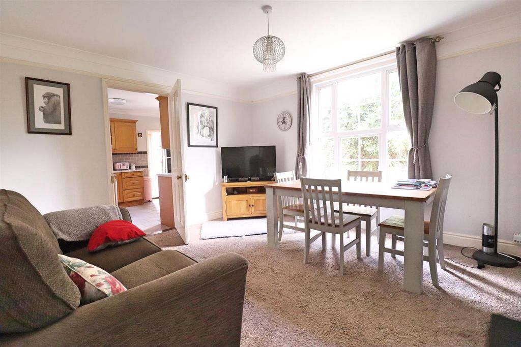 Property photo 3 of 13 Img_0453.Jpg