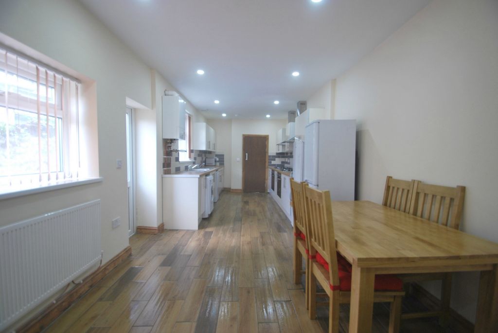 Property photo 2 of 18 Photo 16