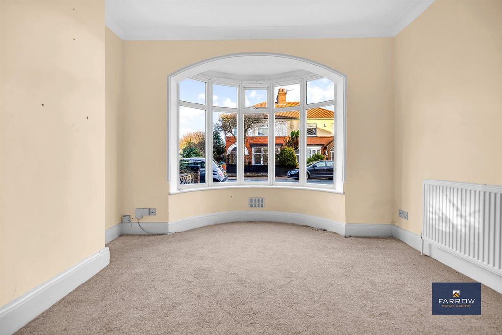 Property photo 3 of 28 Living Room