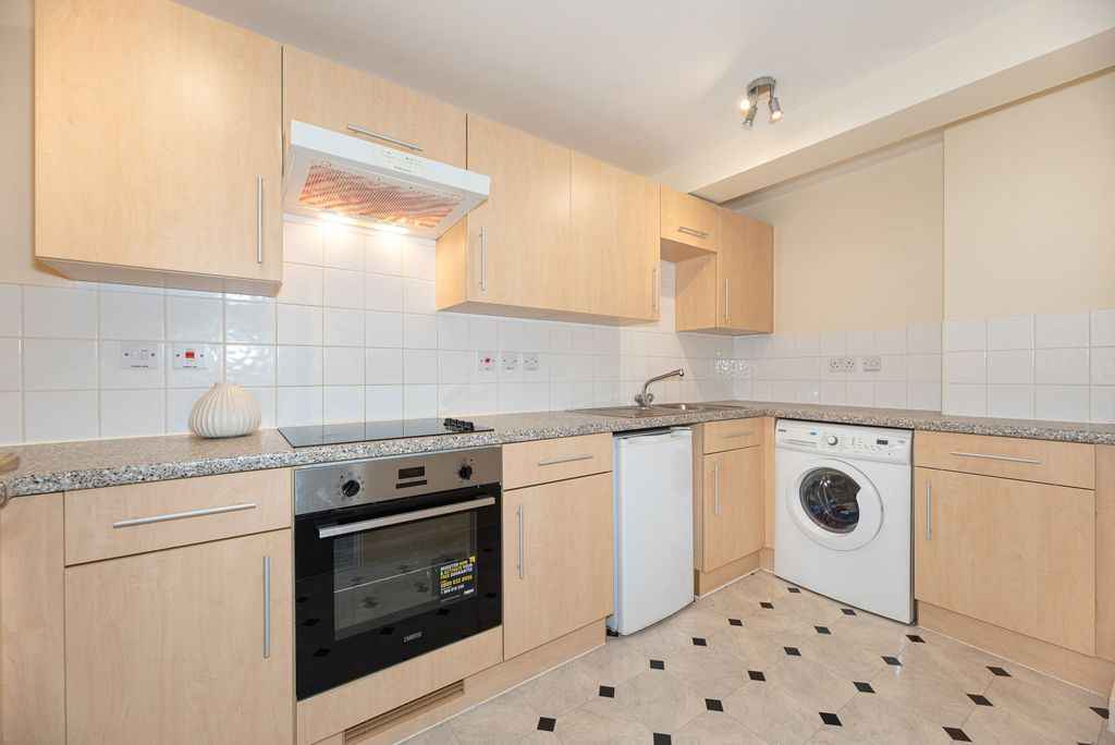 Property photo 2 of 5